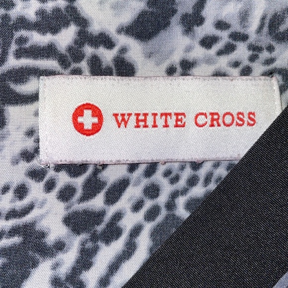 Tiger Print WhiteCross medial scrubs lots of pockets size XXL - Picture 7 of 12